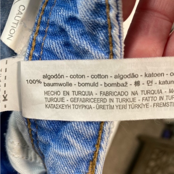 Zara Trafulac - Boyfriend Denim Short in Island Blue - 8 Turkey - Picture 8 of 11